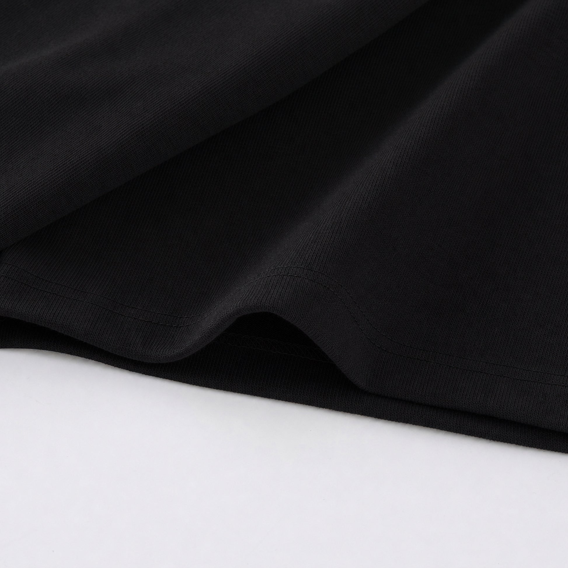 FineAF Black heavyweight T-shirt straight hem and side seam detail